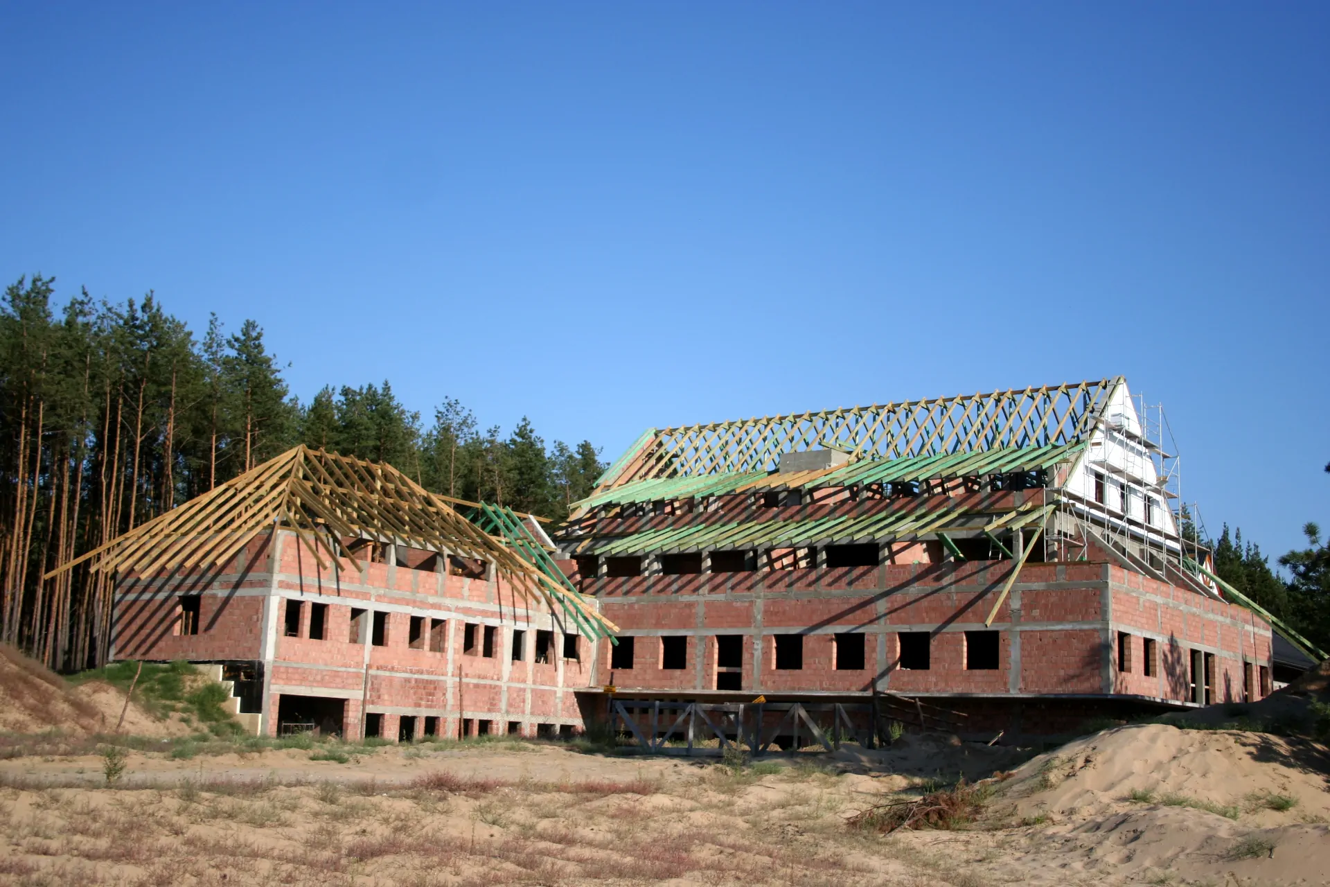 Ognisko Miłości Łopoczno budowa domu rekolekcyjnego sierpień 2015 foto 1